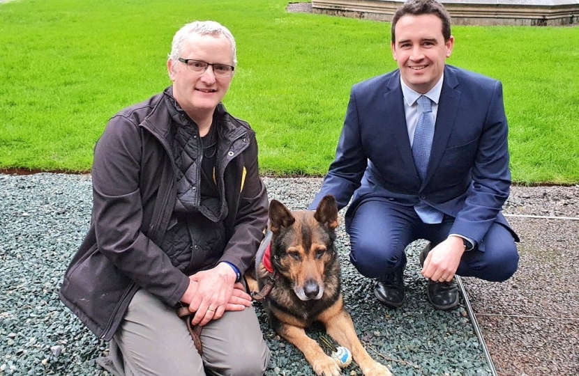   MP meets with legendary dog in support of #FinnsLawPart2