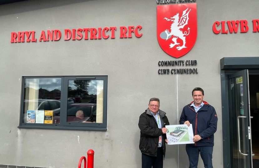 MP backs Rhyl Rugby Club’s exciting extension plans
